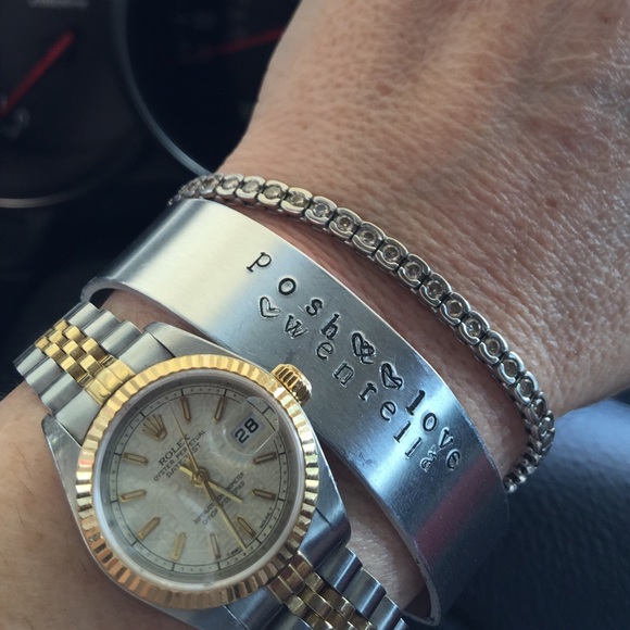 Everything has been moved to @wenrella closet - Picture 5 of 6